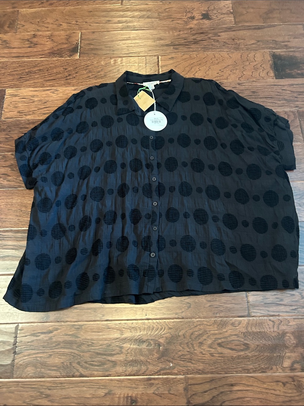 NEW UMGEE Button-Up Short Sleeve Shirt with Polka Dot Texture